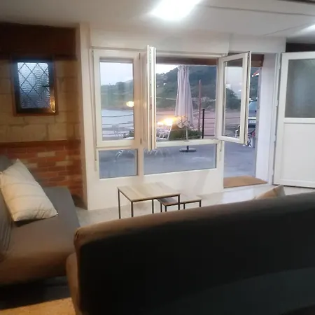 Kurtzietabeach Apartament *